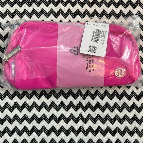 NWT Sonic Pink White Wordmark lululemon Everywhere Belt Bag - Picture 2 of 11